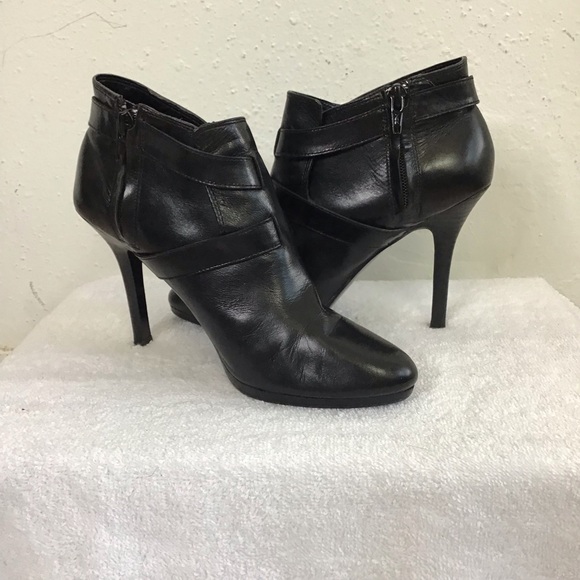 RALPH LAUREN WOMEN DEEP BLACK SILVER BUCKLES ALMOND TOE ANKLE BOOTS SIZE 5.5 - Picture 1 of 7